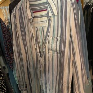 Cute button up shirt